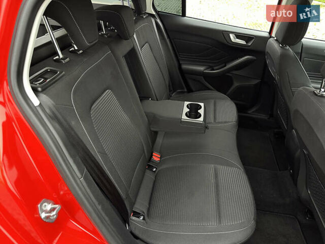 Красный Форд Фокус, объемом двигателя 1.5 л и пробегом 96 тыс. км за 14300 $, фото 41 на Automoto.ua