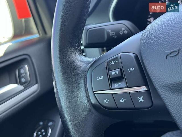 Красный Форд Фокус, объемом двигателя 1 л и пробегом 63 тыс. км за 15500 $, фото 27 на Automoto.ua