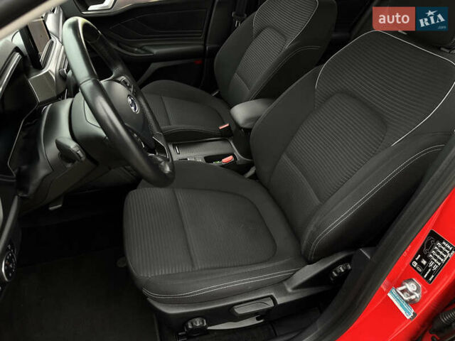 Красный Форд Фокус, объемом двигателя 1.5 л и пробегом 96 тыс. км за 14300 $, фото 24 на Automoto.ua