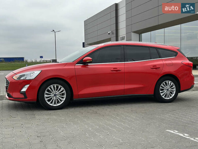 Красный Форд Фокус, объемом двигателя 1.5 л и пробегом 96 тыс. км за 14300 $, фото 2 на Automoto.ua