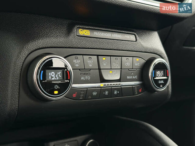 Красный Форд Фокус, объемом двигателя 1.5 л и пробегом 96 тыс. км за 14300 $, фото 35 на Automoto.ua