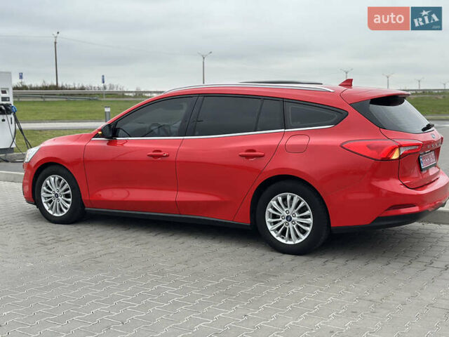 Красный Форд Фокус, объемом двигателя 1.5 л и пробегом 96 тыс. км за 14300 $, фото 5 на Automoto.ua
