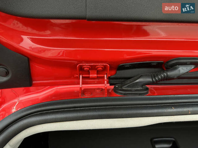 Красный Форд Фокус, объемом двигателя 1.5 л и пробегом 96 тыс. км за 14300 $, фото 57 на Automoto.ua