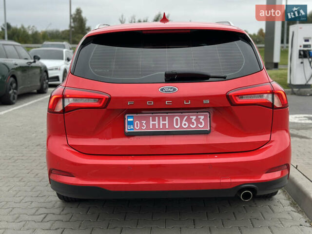 Красный Форд Фокус, объемом двигателя 1.5 л и пробегом 96 тыс. км за 14300 $, фото 4 на Automoto.ua