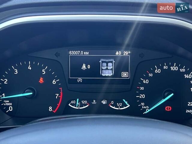 Красный Форд Фокус, объемом двигателя 1 л и пробегом 63 тыс. км за 15500 $, фото 22 на Automoto.ua