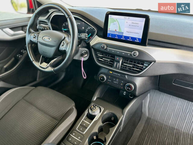 Красный Форд Фокус, объемом двигателя 1.5 л и пробегом 242 тыс. км за 12499 $, фото 16 на Automoto.ua