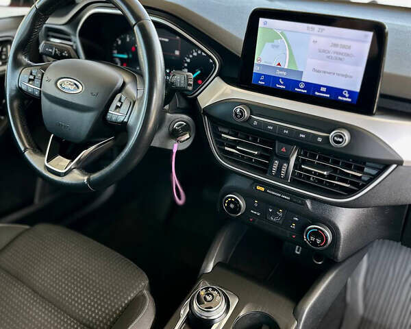 Красный Форд Фокус, объемом двигателя 1.5 л и пробегом 242 тыс. км за 12499 $, фото 18 на Automoto.ua