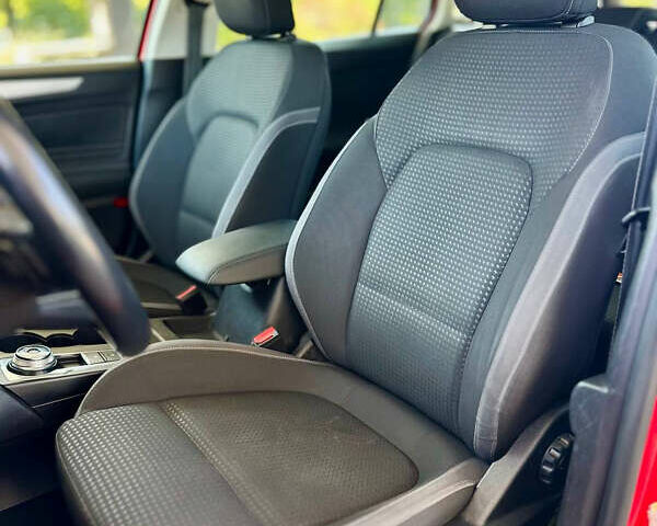 Красный Форд Фокус, объемом двигателя 1.5 л и пробегом 242 тыс. км за 12299 $, фото 12 на Automoto.ua