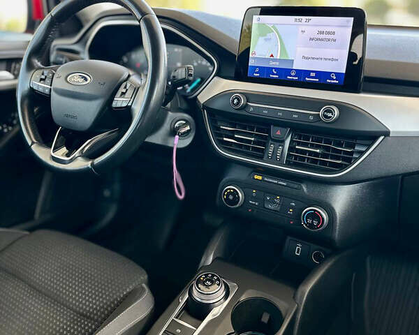 Красный Форд Фокус, объемом двигателя 1.5 л и пробегом 242 тыс. км за 12299 $, фото 20 на Automoto.ua