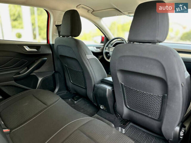 Красный Форд Фокус, объемом двигателя 1.5 л и пробегом 242 тыс. км за 12499 $, фото 13 на Automoto.ua