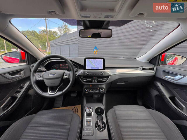 Красный Форд Фокус, объемом двигателя 2 л и пробегом 170 тыс. км за 15000 $, фото 5 на Automoto.ua