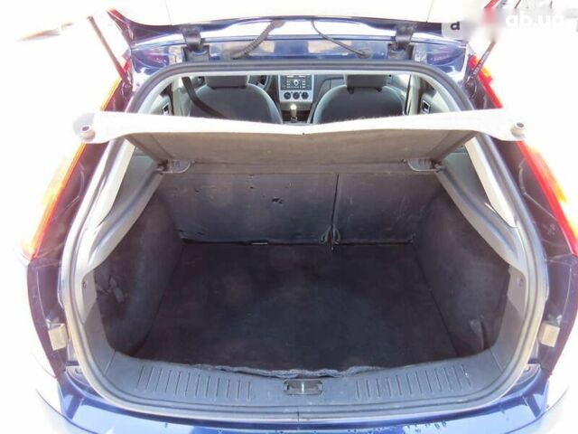 Форд Фокус, объемом двигателя 1.6 л и пробегом 205 тыс. км за 3800 $, фото 11 на Automoto.ua