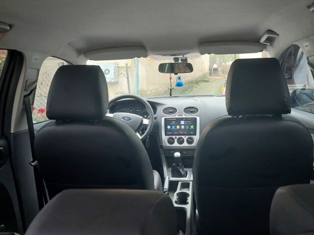 Форд Фокус, объемом двигателя 1.6 л и пробегом 221 тыс. км за 5000 $, фото 4 на Automoto.ua