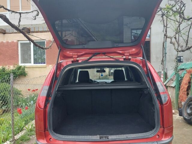 Форд Фокус, объемом двигателя 1.6 л и пробегом 221 тыс. км за 5000 $, фото 12 на Automoto.ua