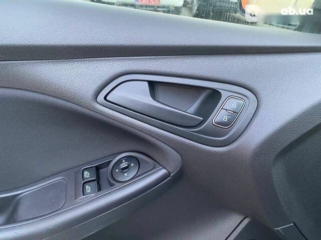 Форд Фокус, об'ємом двигуна 2 л та пробігом 90 тис. км за 9300 $, фото 14 на Automoto.ua