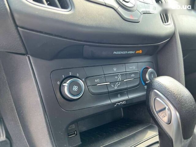 Форд Фокус, об'ємом двигуна 2 л та пробігом 99 тис. км за 10900 $, фото 23 на Automoto.ua