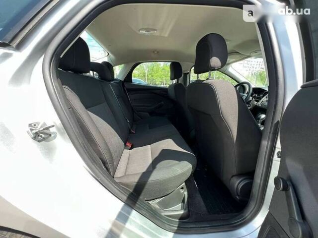Форд Фокус, об'ємом двигуна 2 л та пробігом 99 тис. км за 10900 $, фото 28 на Automoto.ua
