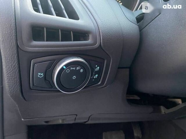 Форд Фокус, об'ємом двигуна 2 л та пробігом 90 тис. км за 9300 $, фото 13 на Automoto.ua