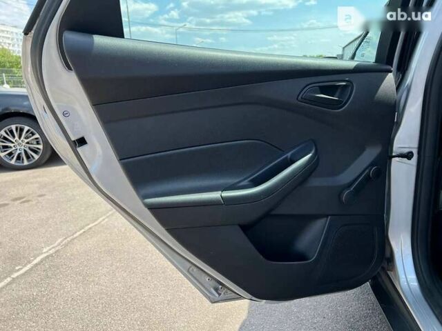 Форд Фокус, об'ємом двигуна 2 л та пробігом 99 тис. км за 10900 $, фото 24 на Automoto.ua