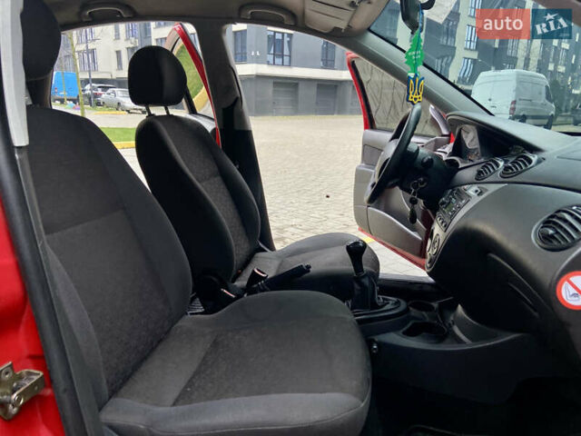 Форд Фокус, объемом двигателя 1.6 л и пробегом 199 тыс. км за 2950 $, фото 27 на Automoto.ua
