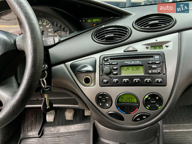 Форд Фокус, объемом двигателя 1.6 л и пробегом 199 тыс. км за 2950 $, фото 29 на Automoto.ua