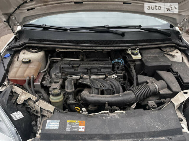 Форд Фокус, об'ємом двигуна 1.4 л та пробігом 221 тис. км за 4800 $, фото 9 на Automoto.ua
