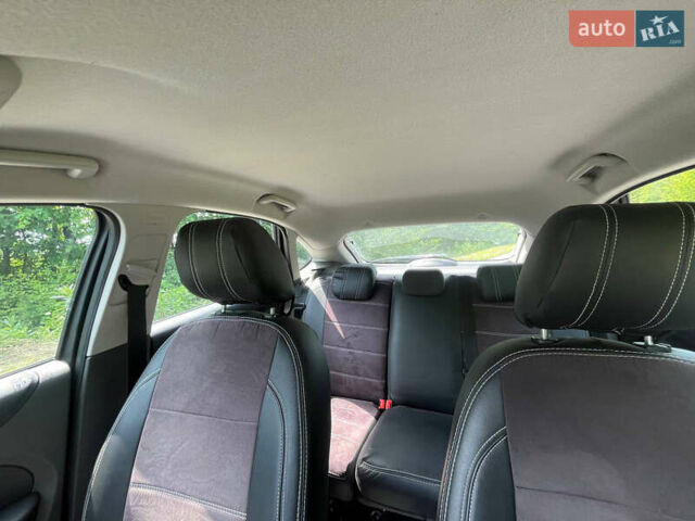 Форд Фокус, объемом двигателя 1.4 л и пробегом 235 тыс. км за 4000 $, фото 7 на Automoto.ua