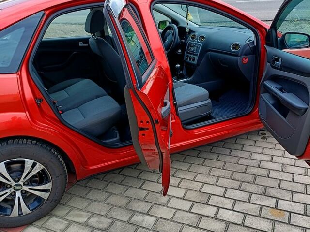 Форд Фокус, объемом двигателя 1.6 л и пробегом 215 тыс. км за 4700 $, фото 2 на Automoto.ua