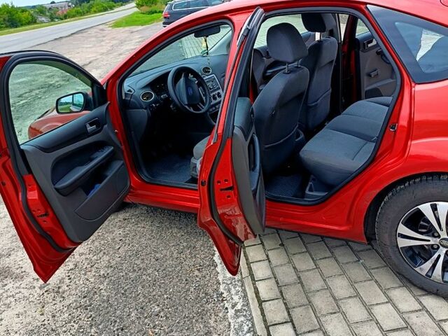 Форд Фокус, объемом двигателя 1.6 л и пробегом 215 тыс. км за 4700 $, фото 3 на Automoto.ua