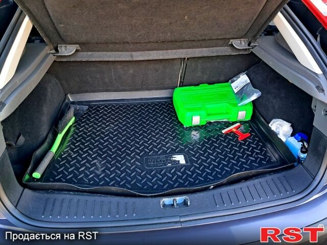 Форд Фокус, объемом двигателя 16 л и пробегом 215 тыс. км за 4500 $, фото 5 на Automoto.ua