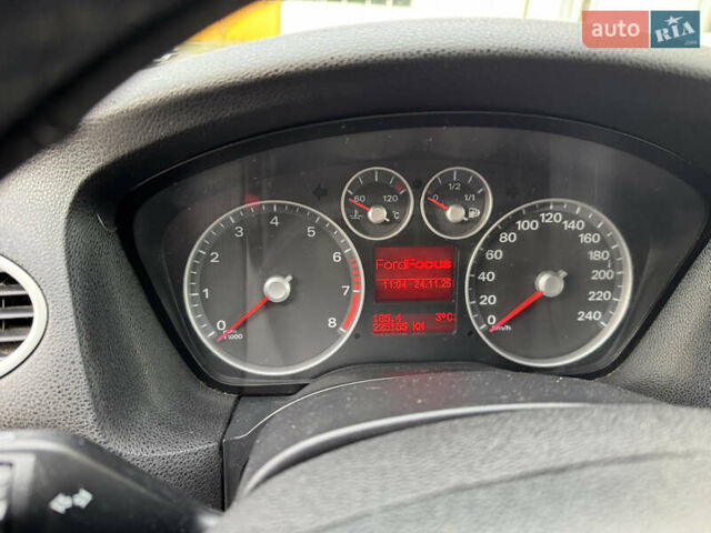 Форд Фокус, объемом двигателя 1.6 л и пробегом 225 тыс. км за 4950 $, фото 8 на Automoto.ua