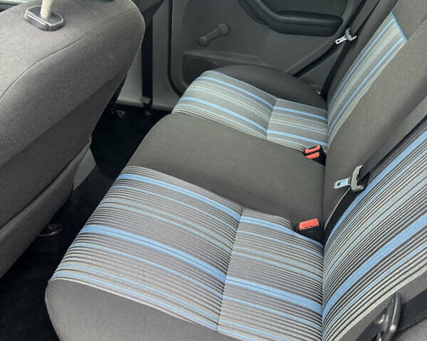 Форд Фокус, объемом двигателя 1.56 л и пробегом 333 тыс. км за 4400 $, фото 9 на Automoto.ua