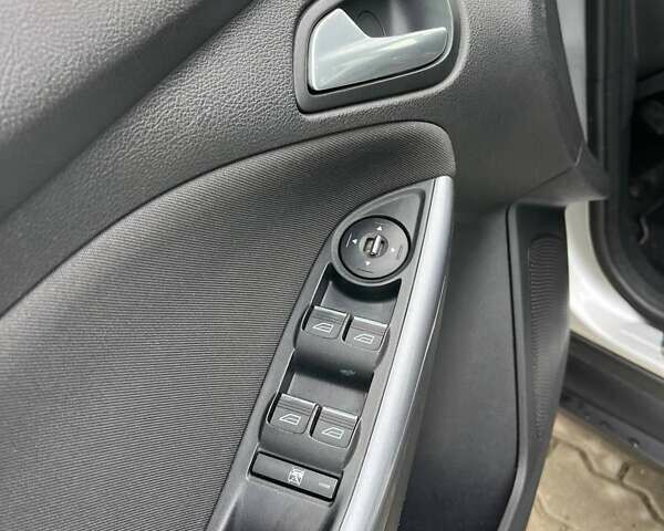 Форд Фокус, объемом двигателя 1.6 л и пробегом 200 тыс. км за 9000 $, фото 6 на Automoto.ua