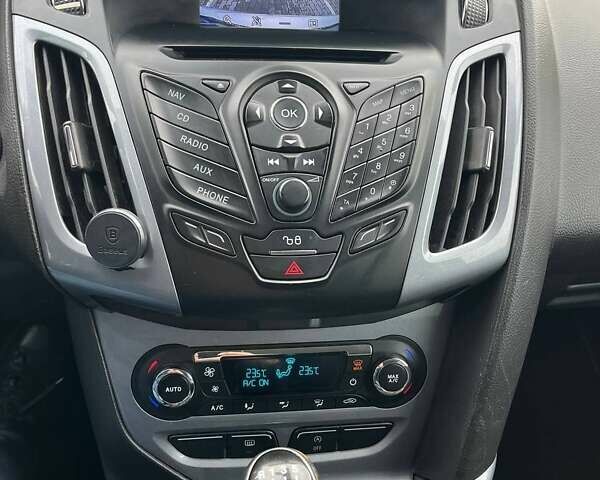 Форд Фокус, объемом двигателя 1.6 л и пробегом 200 тыс. км за 9000 $, фото 26 на Automoto.ua