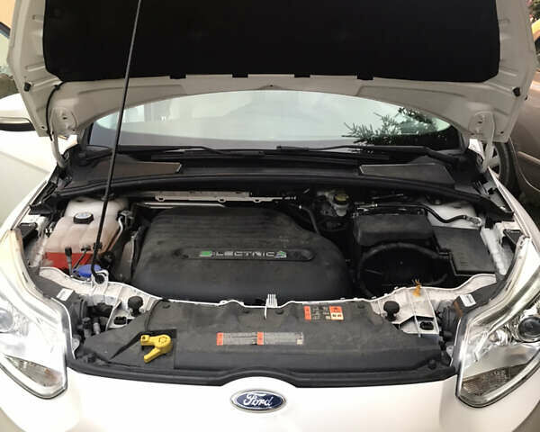 Форд Фокус, объемом двигателя 0 л и пробегом 99 тыс. км за 10300 $, фото 14 на Automoto.ua