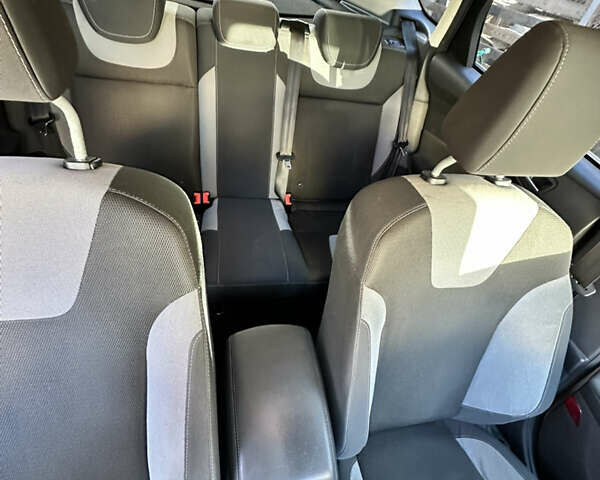 Форд Фокус, об'ємом двигуна 1 л та пробігом 153 тис. км за 6200 $, фото 20 на Automoto.ua