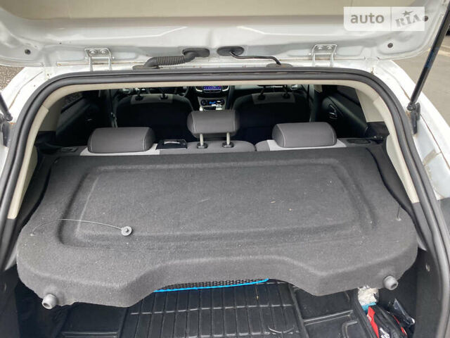 Форд Фокус, объемом двигателя 1 л и пробегом 152 тыс. км за 6000 $, фото 12 на Automoto.ua