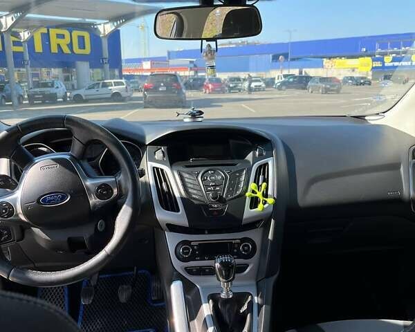 Форд Фокус, объемом двигателя 1 л и пробегом 139 тыс. км за 8064 $, фото 7 на Automoto.ua