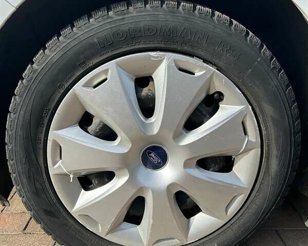 Форд Фокус, об'ємом двигуна 1 л та пробігом 54 тис. км за 7500 $, фото 5 на Automoto.ua