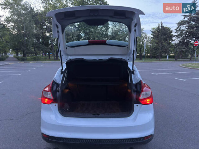 Форд Фокус, объемом двигателя 1 л и пробегом 103 тыс. км за 6239 $, фото 3 на Automoto.ua