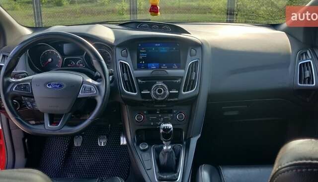 Форд Фокус, объемом двигателя 2 л и пробегом 124 тыс. км за 11498 $, фото 14 на Automoto.ua