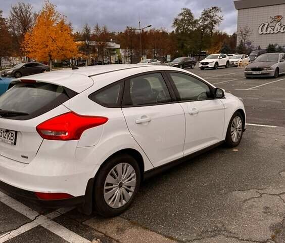 Форд Фокус 2015 в Киеве на Automoto.ua Форд Фокус, объемом двигателя 1 л и пробегом 121 тыс. км за 9000 $, фото 1 на Automoto.ua