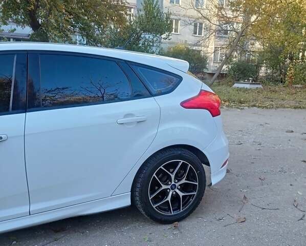 Форд Фокус, об'ємом двигуна 2 л та пробігом 173 тис. км за 9600 $, фото 3 на Automoto.ua