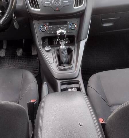Форд Фокус, объемом двигателя 1 л и пробегом 155 тыс. км за 6500 $, фото 7 на Automoto.ua