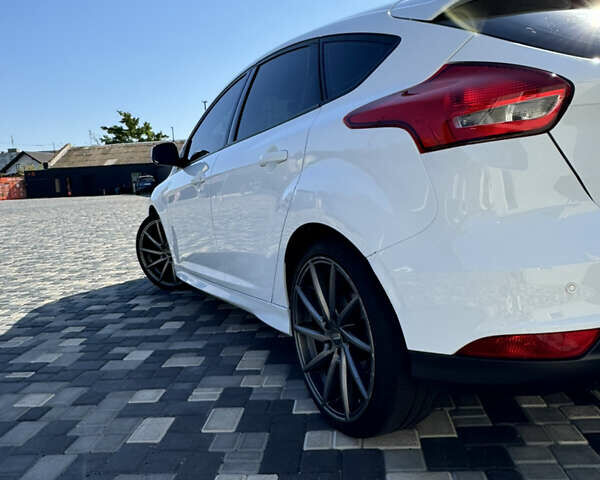 Форд Фокус, объемом двигателя 1.6 л и пробегом 84 тыс. км за 11300 $, фото 3 на Automoto.ua