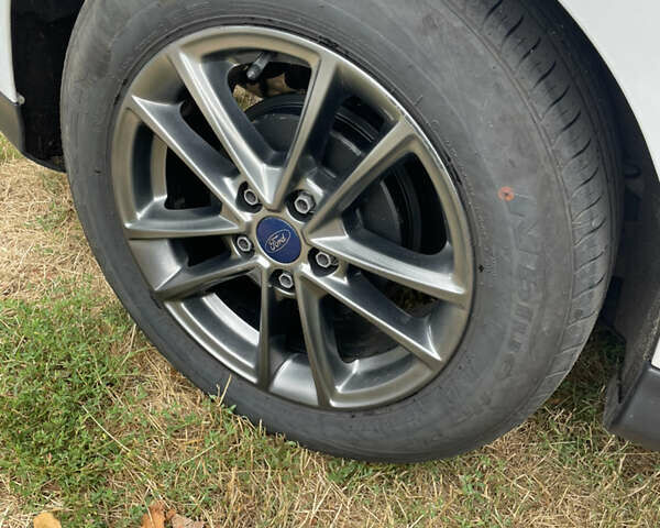 Форд Фокус, объемом двигателя 2 л и пробегом 113 тыс. км за 9700 $, фото 7 на Automoto.ua