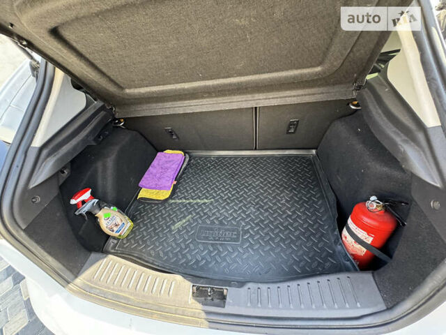 Форд Фокус, объемом двигателя 1.6 л и пробегом 84 тыс. км за 11300 $, фото 10 на Automoto.ua