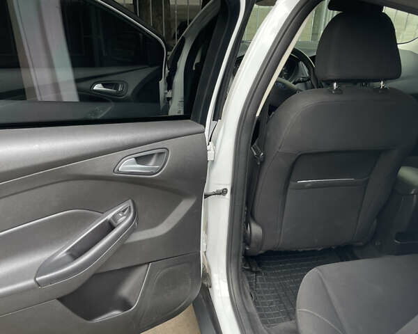 Форд Фокус, объемом двигателя 2 л и пробегом 113 тыс. км за 9700 $, фото 14 на Automoto.ua