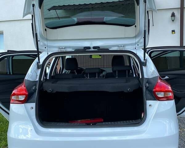 Форд Фокус, объемом двигателя 1.5 л и пробегом 156 тыс. км за 8300 $, фото 7 на Automoto.ua