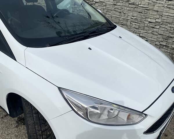 Форд Фокус, об'ємом двигуна 1 л та пробігом 67 тис. км за 8000 $, фото 4 на Automoto.ua